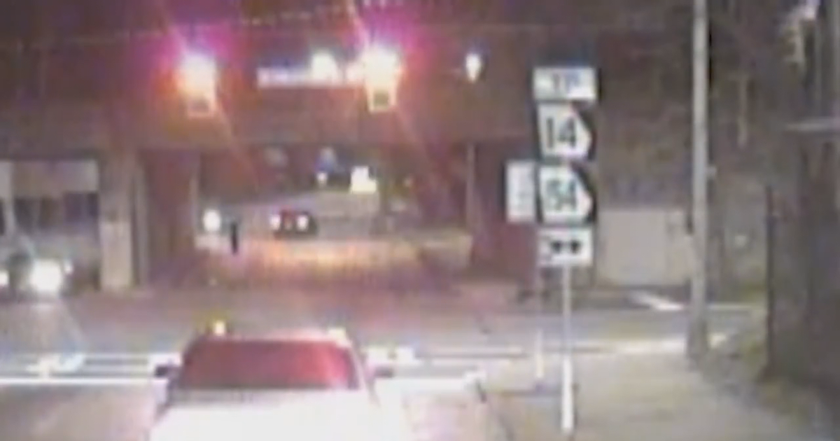 Police search for vehicles involved in violent carjacking | FOX 5 Atlanta
