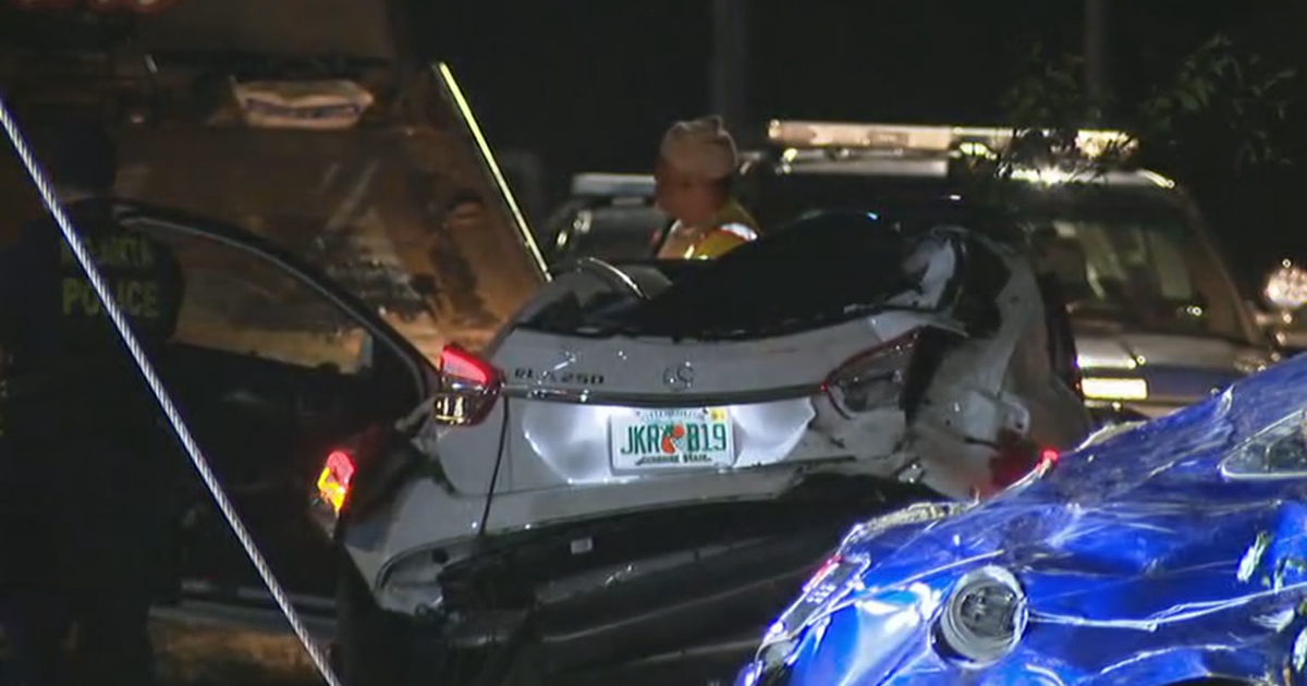 Atlanta police officer crashes chasing suspect | FOX 5 Atlanta