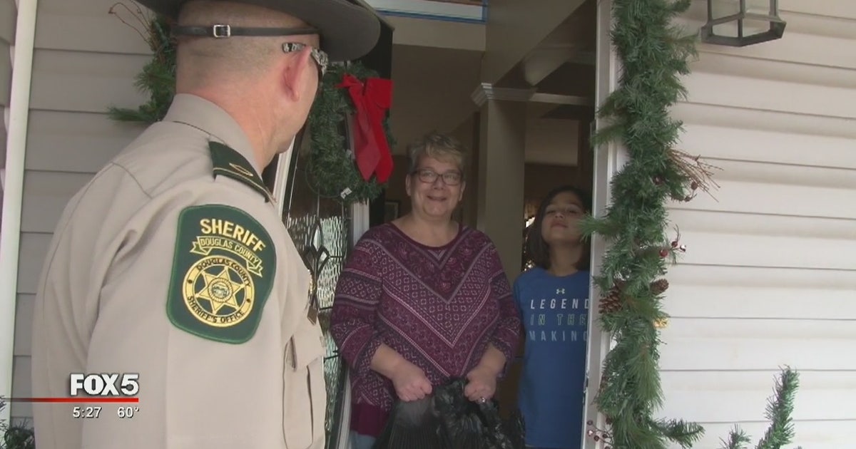 Georgia police play Santa for 'Operation Christmas' | FOX 5 Atlanta