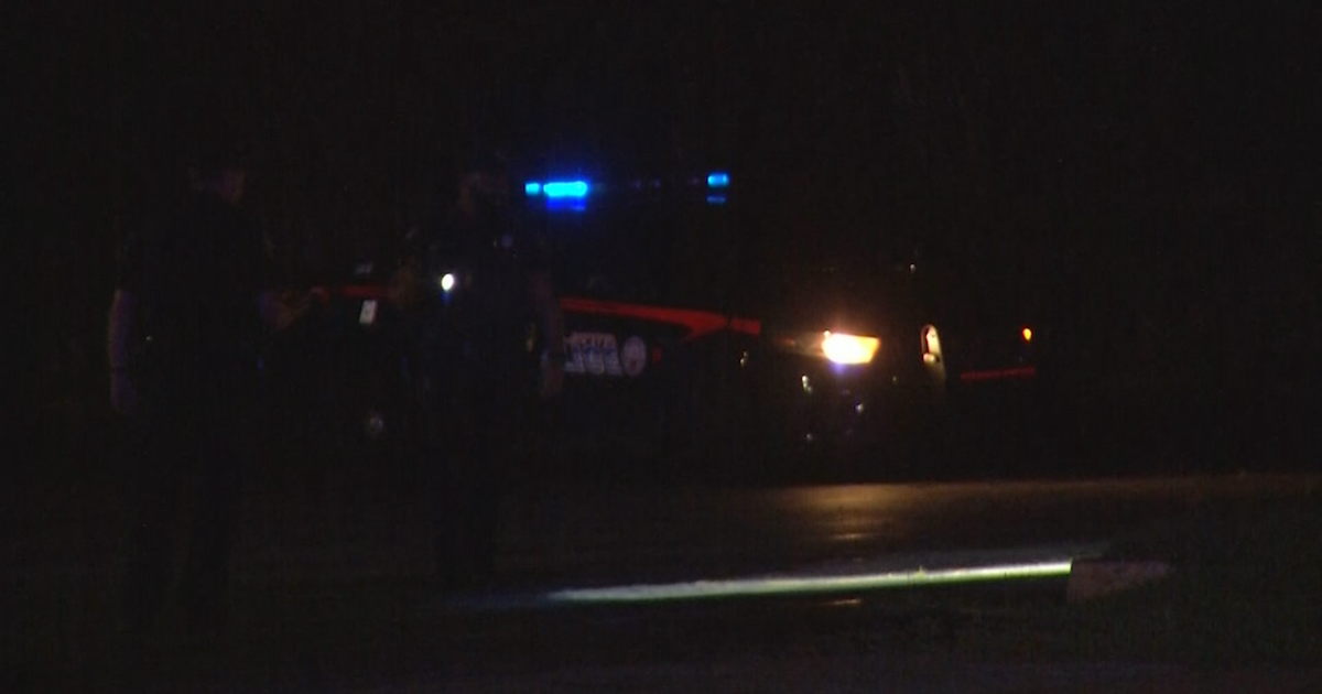 Man hurt in southwest Atlanta drive-by shooting | FOX 5 Atlanta