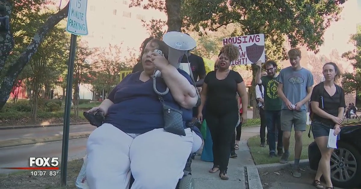 Buckhead apartment residents protest 60 day notice to leave | FOX 5 Atlanta
