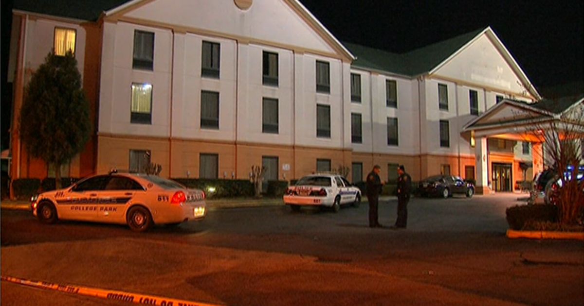 Robbery Suspect Shot by College Park Police | FOX 5 Atlanta