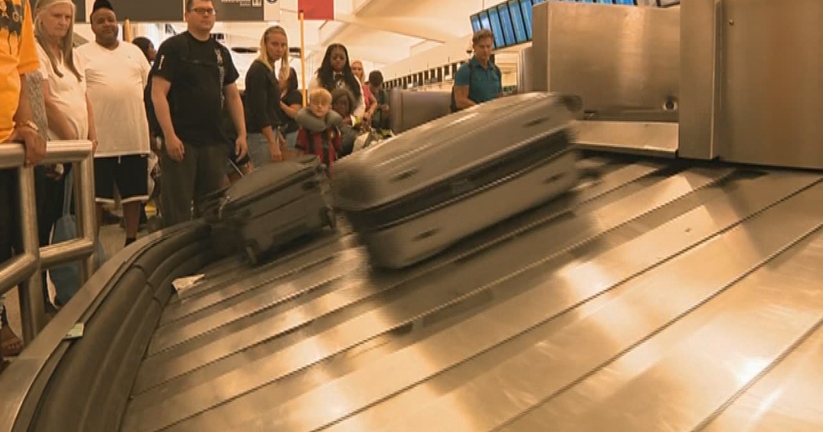 Suspect luggage thief arrested at Atlanta's airport | FOX 5 Atlanta