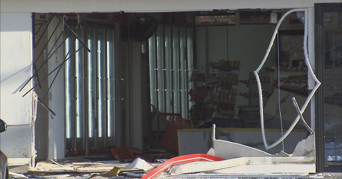 Police looking for trio wanted in smash-and-grab robbery | FOX 5 Atlanta