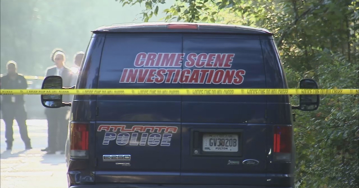 Police: Woman found dead in road in Atlanta | FOX 5 Atlanta