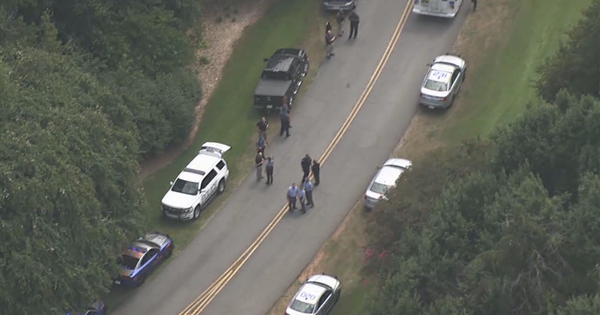 Manhunt for murder suspects near UGA campus | FOX 5 Atlanta