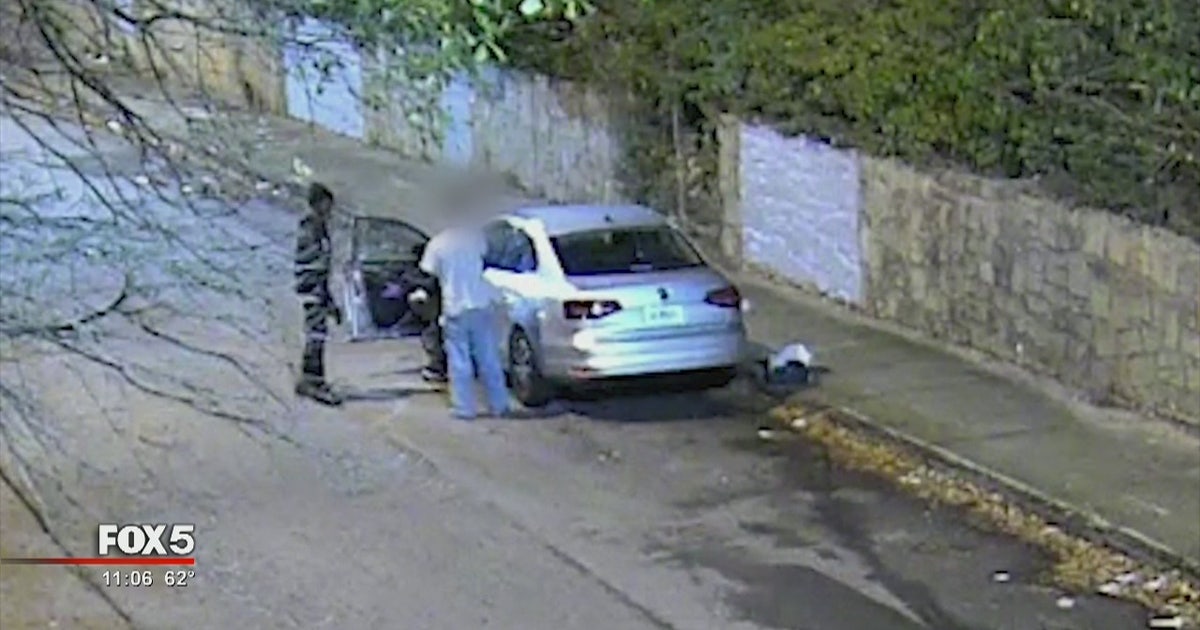 SURVEILLANCE: Driver ambushed by robbers | FOX 5 Atlanta