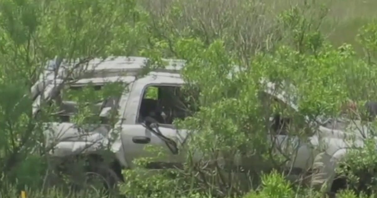 Stolen SUV carrying 10 people crashes; 3 dead | FOX 5 Atlanta