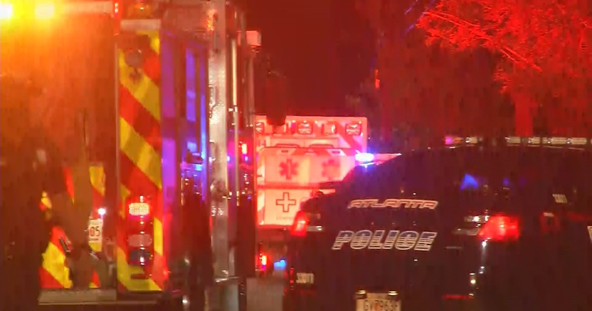 Police: Double shooting leaves 1 dead in SW Atlanta | FOX 5 Atlanta