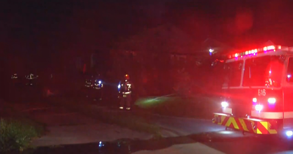 Family escapes house fire | FOX 5 Atlanta