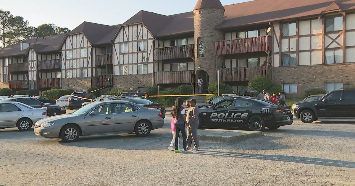 Police: Man dead in shooting at apartment complex | FOX 5 Atlanta