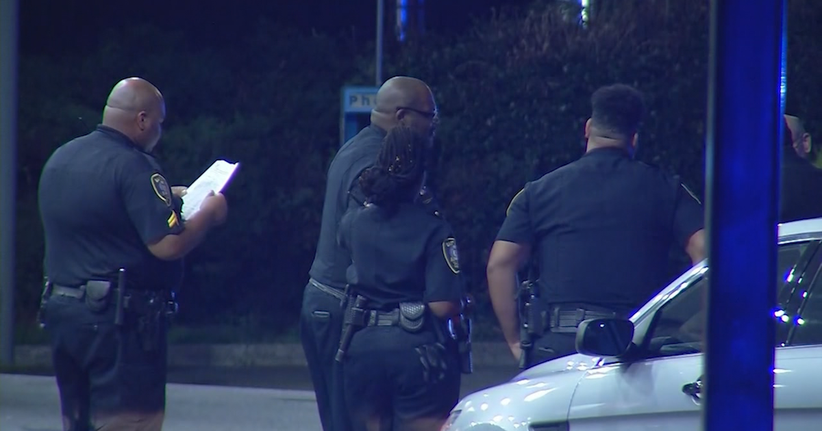 Police: Man shot and killed at gas station | FOX 5 Atlanta