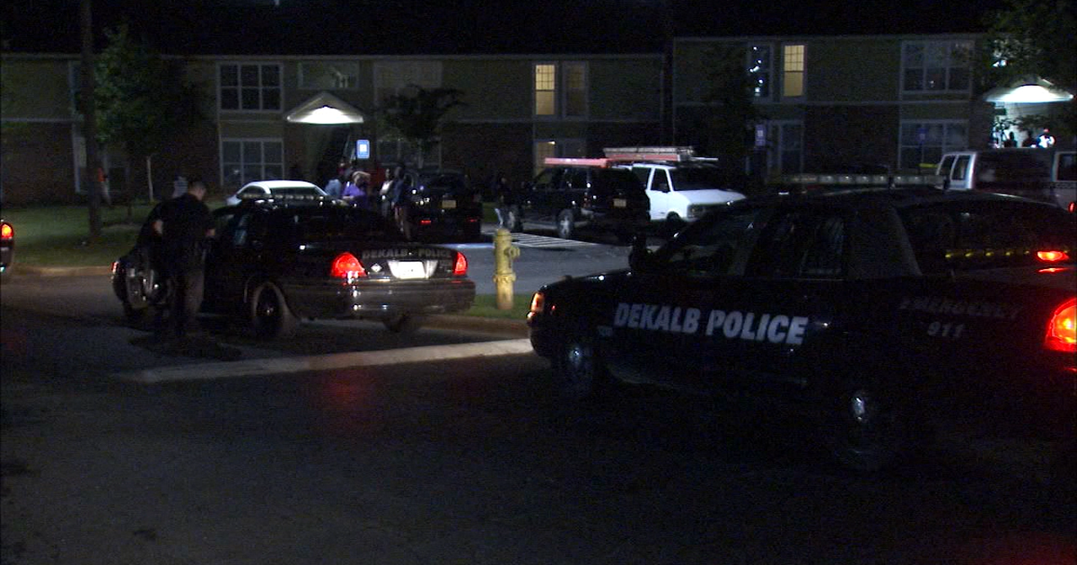 Police: 1 dead, 2 injured in apartment complex shooting | FOX 5 Atlanta