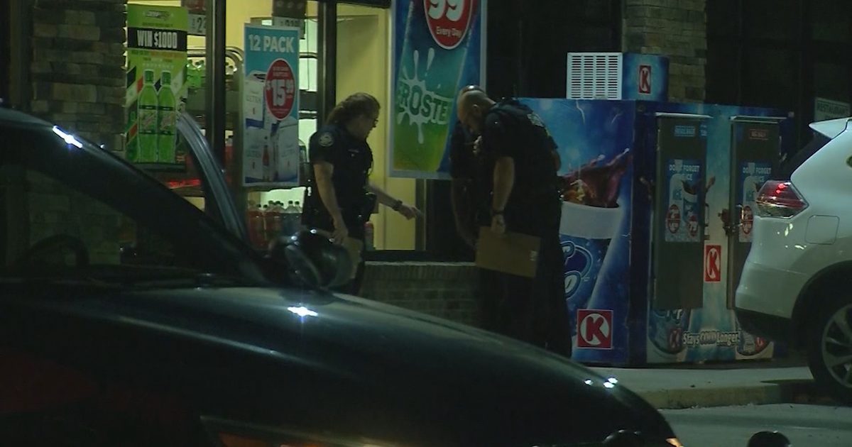 Police: Man shot outside southwest Atlanta gas station | FOX 5 Atlanta
