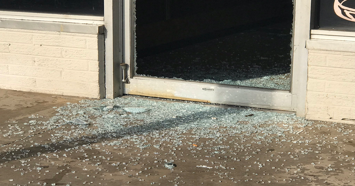 Clayton County Police investigate jewelry store break-in | FOX 5 Atlanta