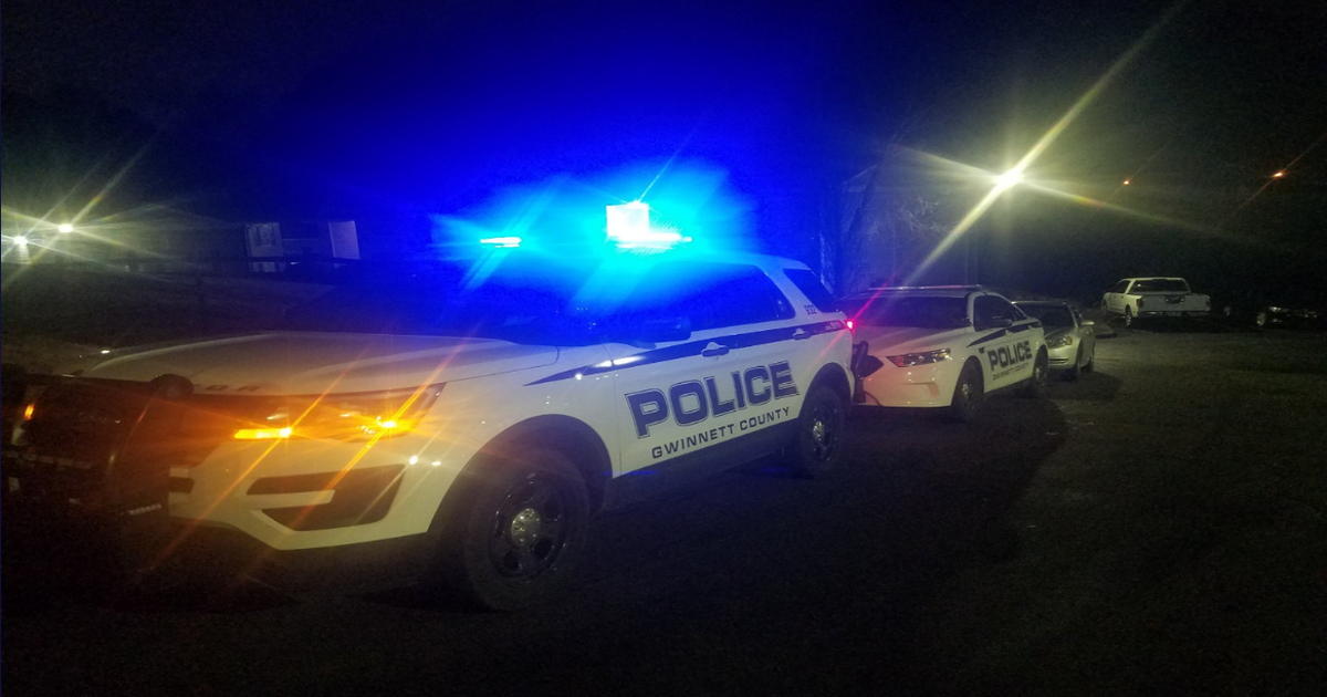 Police investigate homicide at apartment complex | FOX 5 Atlanta