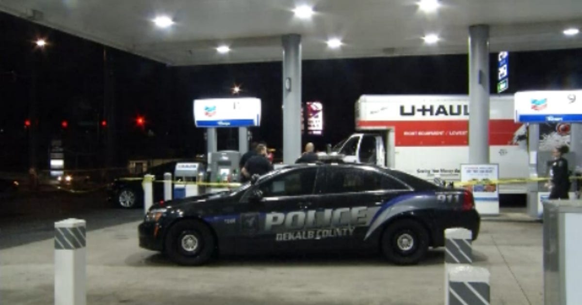 Police: Man stabbed during attempted carjacking | FOX 5 Atlanta