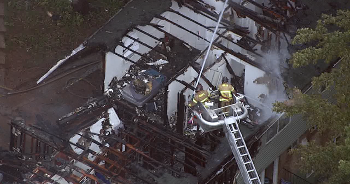 Fire tears through DeKalb County apartment compex | FOX 5 Atlanta