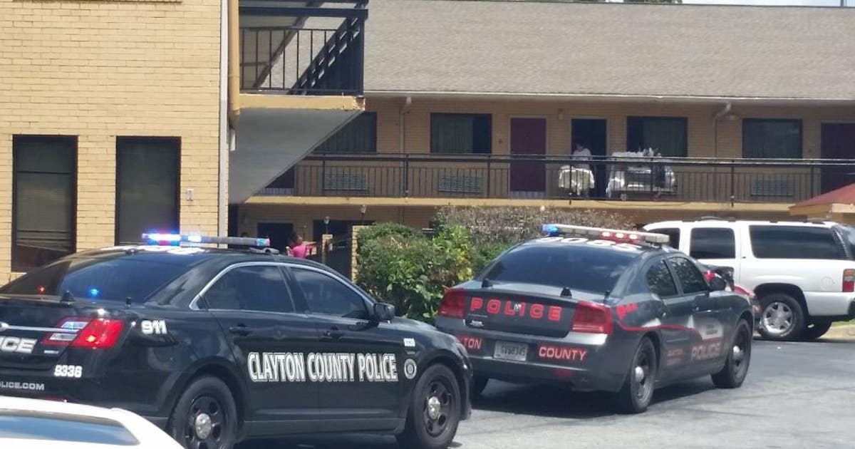Police investigating double fatal shooting | FOX 5 Atlanta