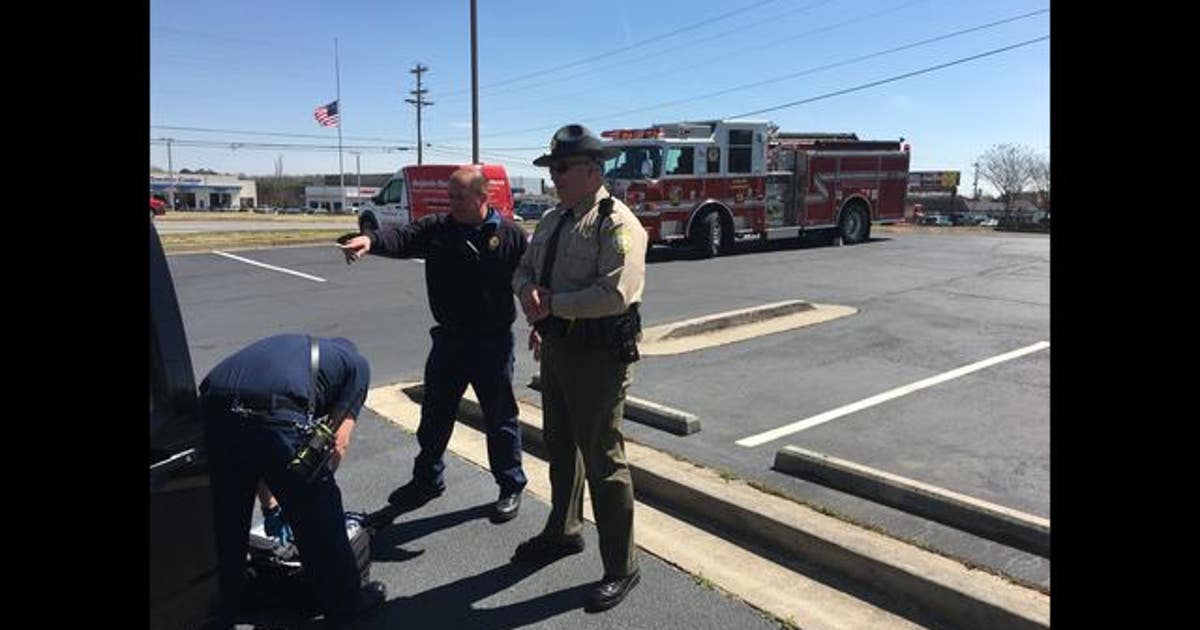 Sheriff's Officer on traffic stop helps driver in medical need | FOX 5 ...