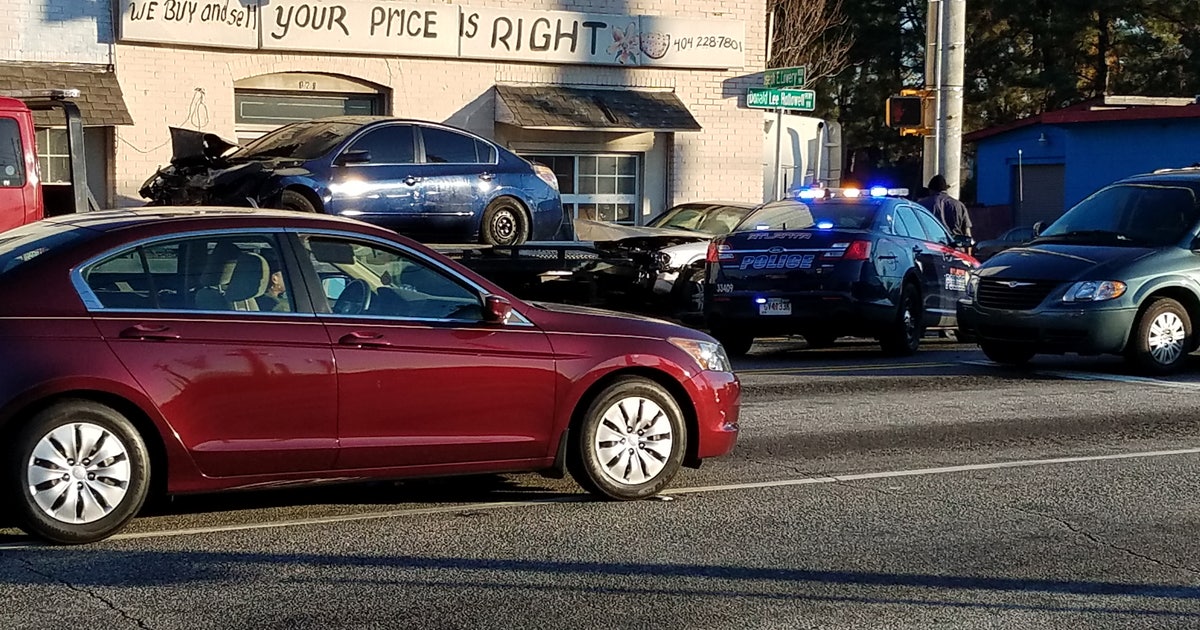 Off-duty Atlanta police officer involved in car wreck | FOX 5 Atlanta