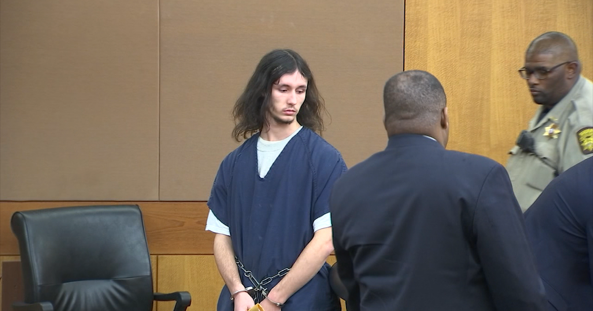 Man accused of murdering 2 Roswell teen appears in court | FOX 5 Atlanta