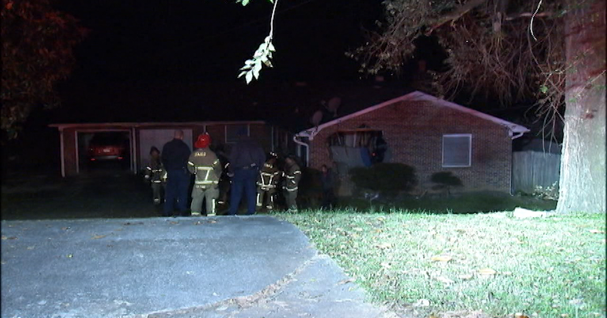 2 Injured, Driver Crashes Car into DeKalb County Home | FOX 5 Atlanta