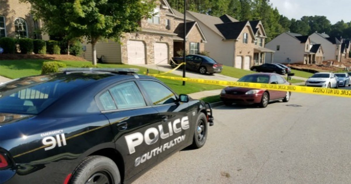 Man shot, vehicle stolen in South Fulton | FOX 5 Atlanta