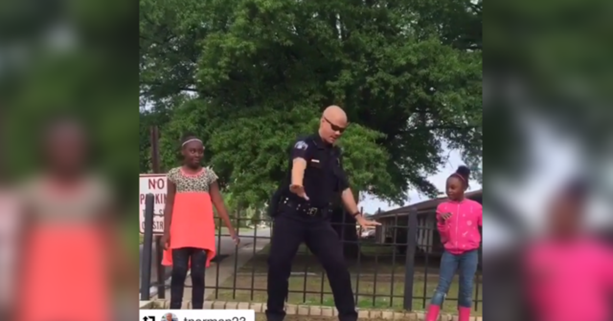 We can't get enough of this cop's videos with neighborhood kids | FOX 5 ...