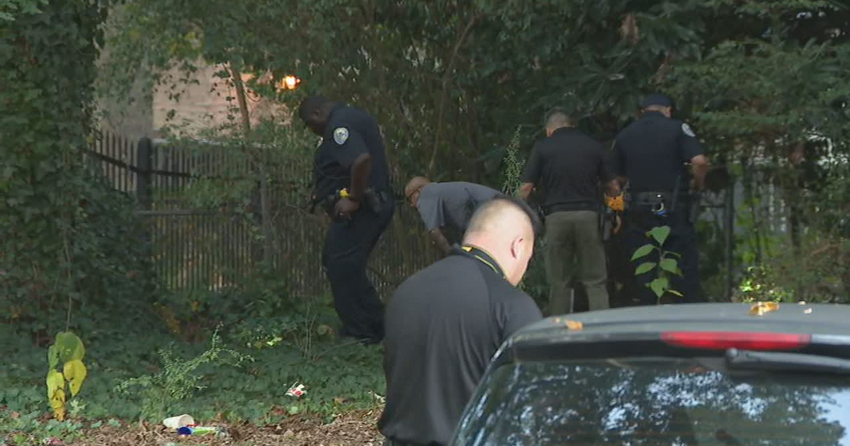 Police looking for gunman who shot at officers during traffic stop ...