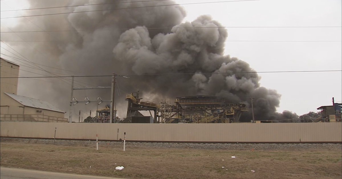 Firefighters battling massive blaze at recycling plant | FOX 5 Atlanta