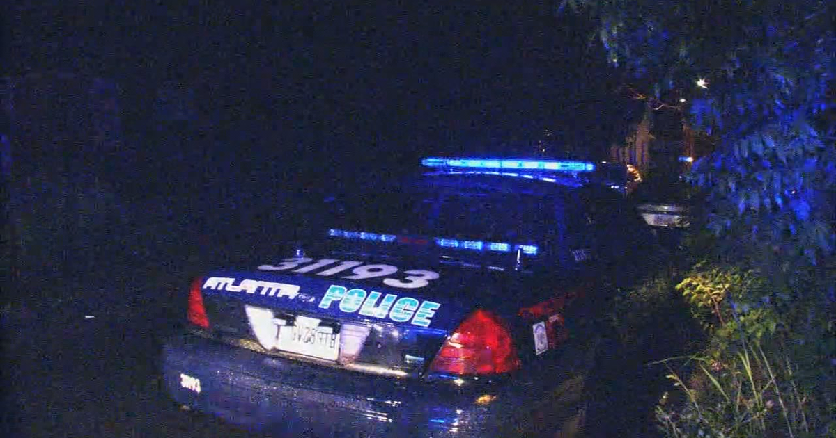 Police: One dead in SW Atlanta triple shooting | FOX 5 Atlanta