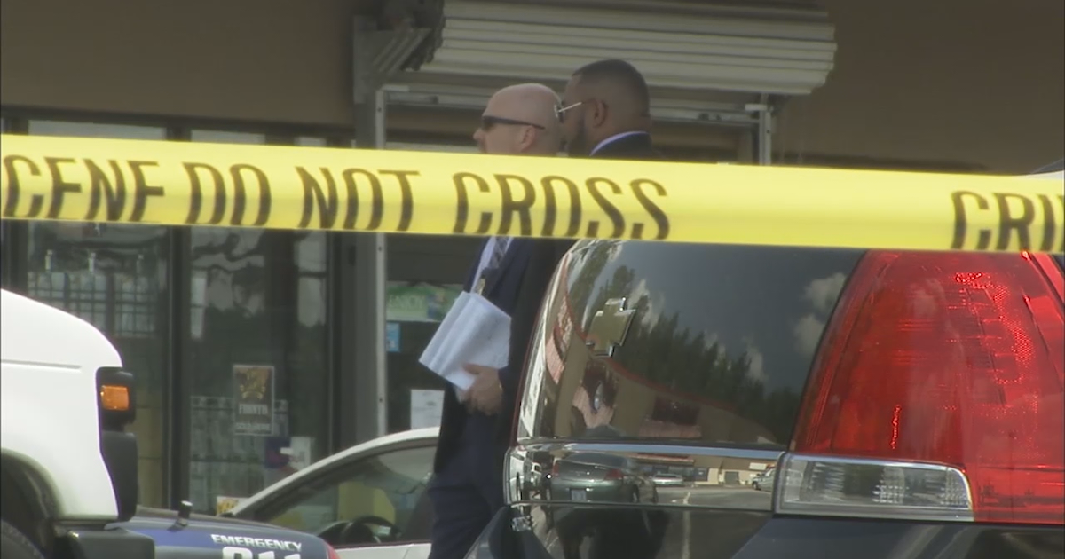 Police searching for gunman in deadly gas station shooting | FOX 5 Atlanta