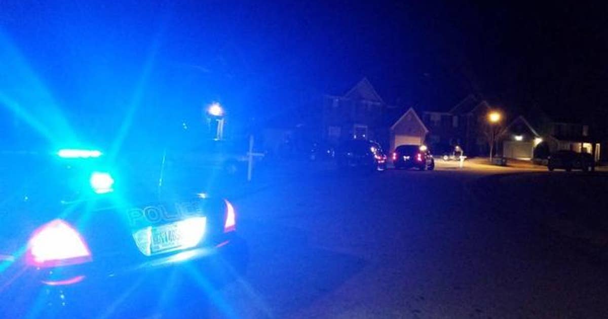 Mother shot in neck, taken to hospital | FOX 5 Atlanta