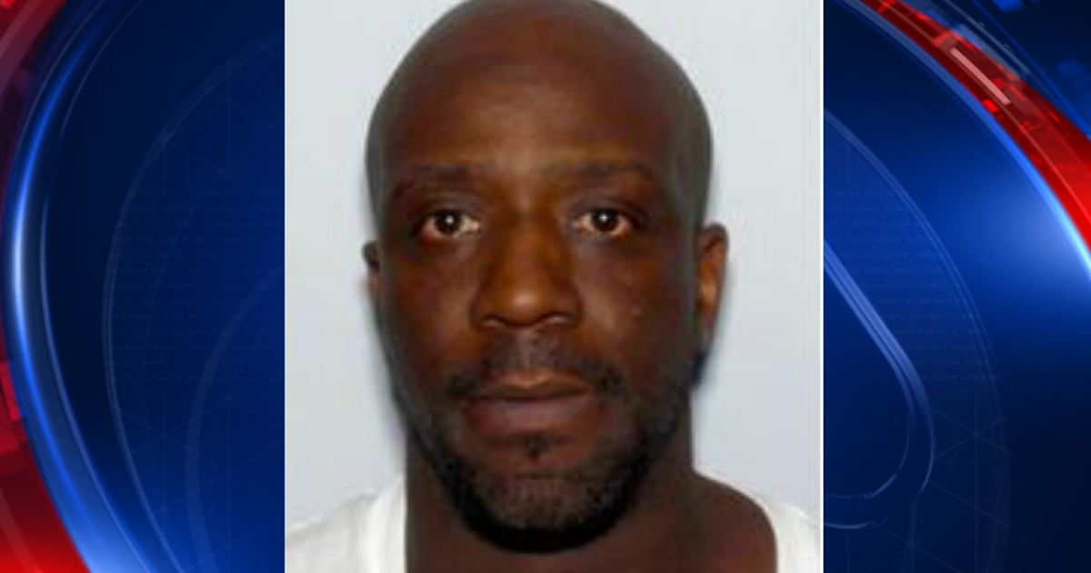 Manhunt for shooting suspect in Clayton County | FOX 5 Atlanta