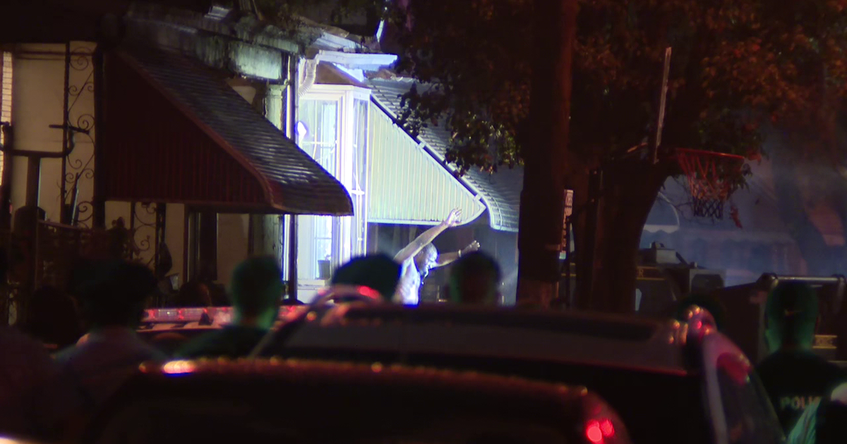 Suspect surrenders after 6 Philadelphia police officers shot; 2 held ...