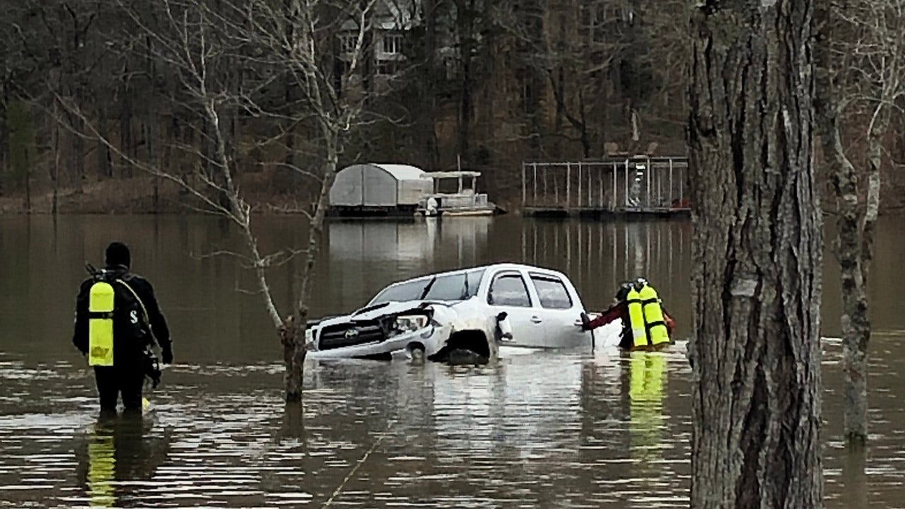 Truck found underwater in Lake Lanier FOX 5 Atlanta