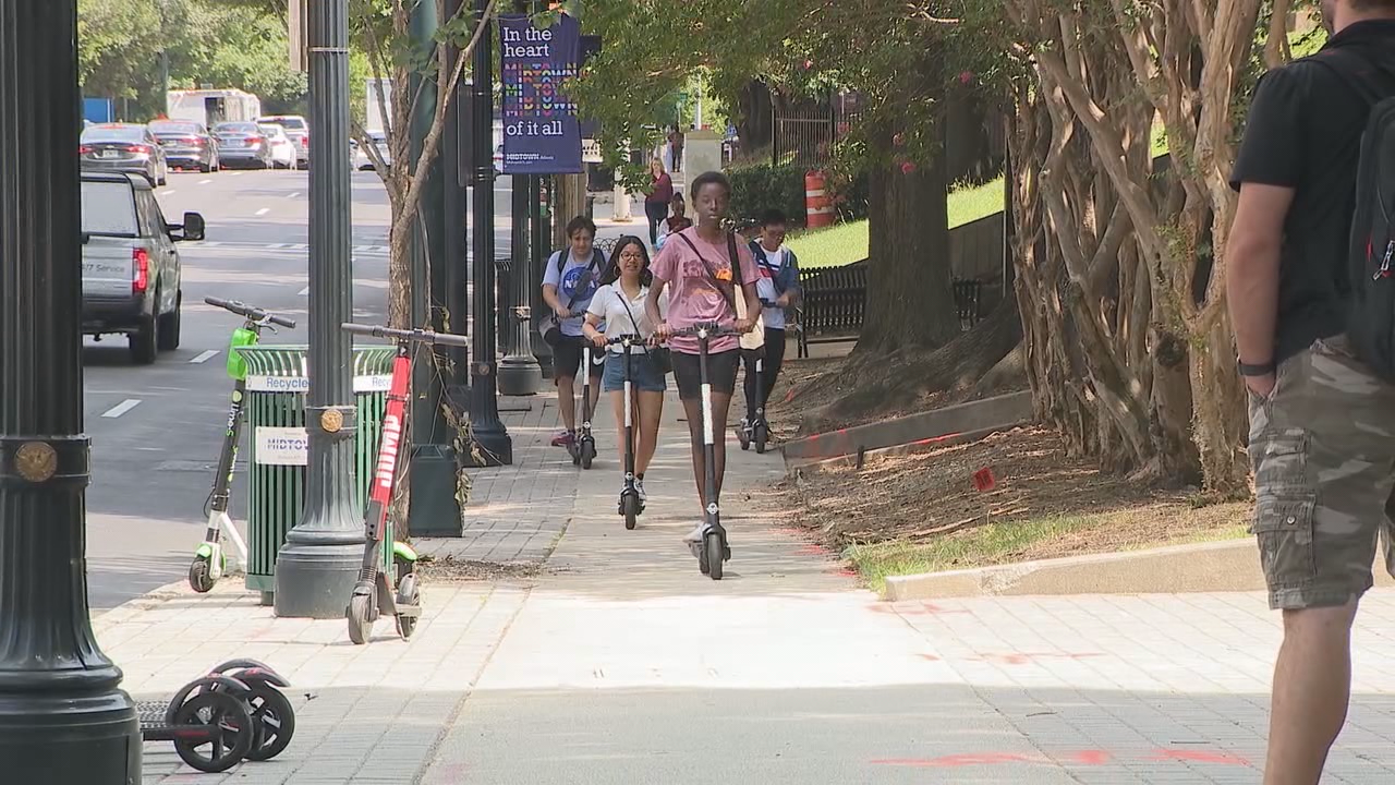 Atlanta mayor puts brakes on escooter permits