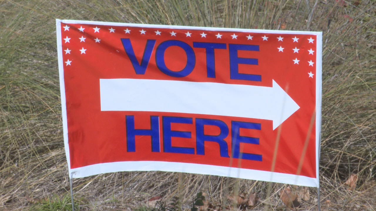 early voting Polls open Monday ahead of primaries
