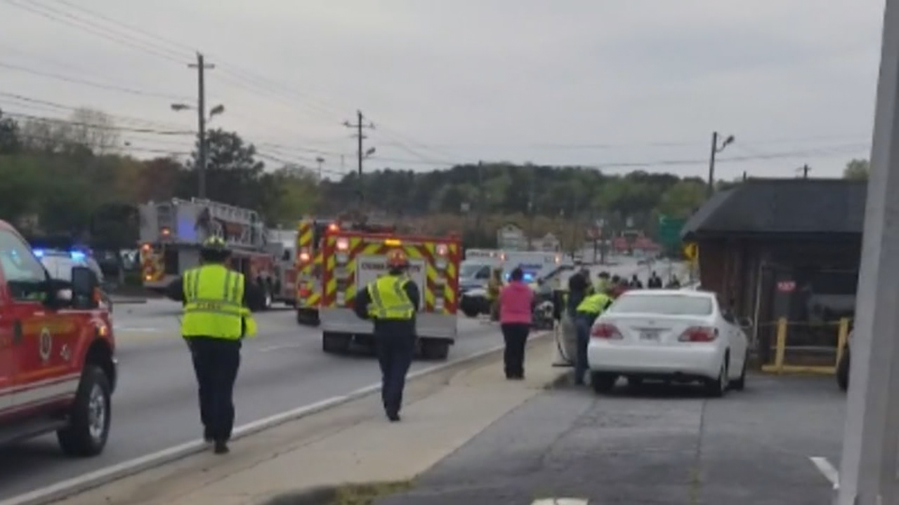 Driver killed when car slams into Mableton business FOX 5 Atlanta