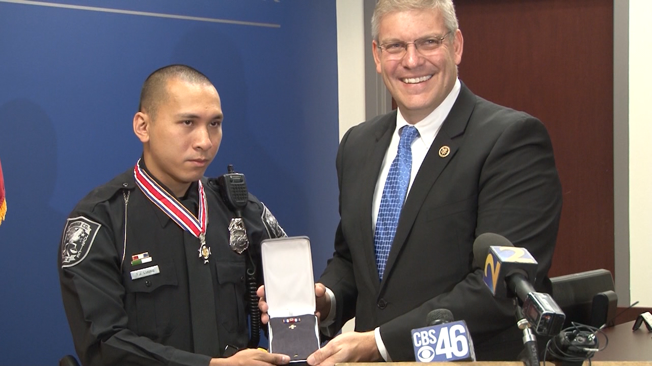 DeKalb County Officers Receives Congressional Badge Of Bravery