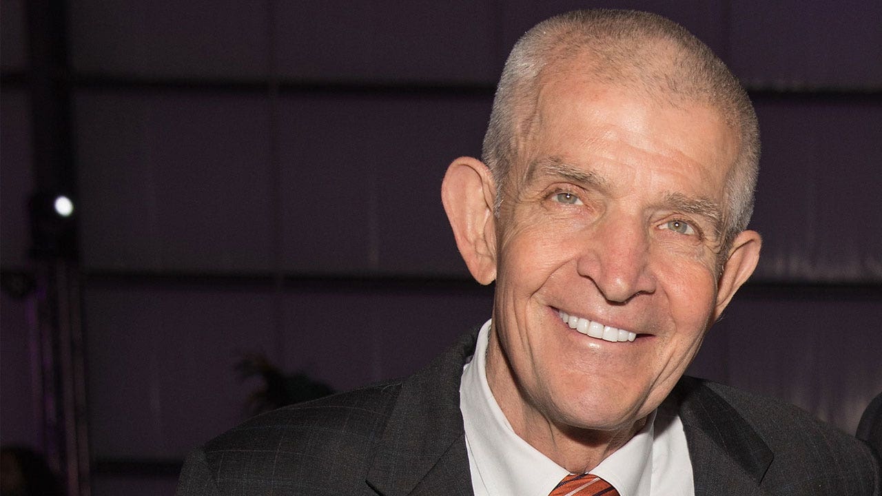 As storm Imelda wreaks havoc in Houston, Mattress Mack steps up again --  Aleteia