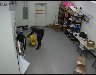 V GWINNETT TMOBILE BURGLARY 5P _WAGA7591_146.mxf_00.00.30.19_1543532513748.png.jpg