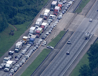 Highway chicken spill traffic.mpg_14.46.35.15_1499108263260.png