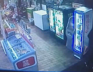 P BREAK-IN SUSPECTS WITH GUNS 6P_WAGA86a3_146.mxf_00.01.07.27_1538626980285.png.jpg