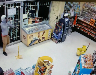L GAS STATION ROBBERIES 10P _00.00.01.23_1501032162790.png