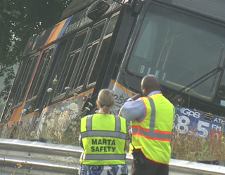 V MARTA BUS CRASH_00.00.01.01_1465223844815.png