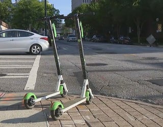 P SCOOTER JACKING 10P _00.00.13.25_1556161272061.png.jpg