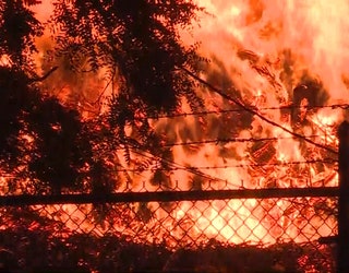 MAJOR_FIRE_AT_JIM_BEAM_BOURBON_WAREHOUSE__VO___8RFY98F98TY.mp4.00_00_45_28.Still003_1562156164368-401385.jpg