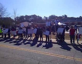 Plaza_Fiesta_stop_deportation_rally_0_20170216170053